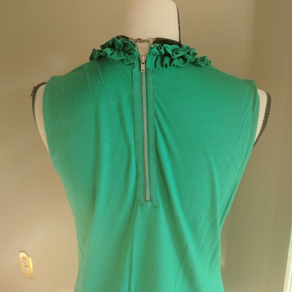 Green ruffled tank - Picture 3 of 3